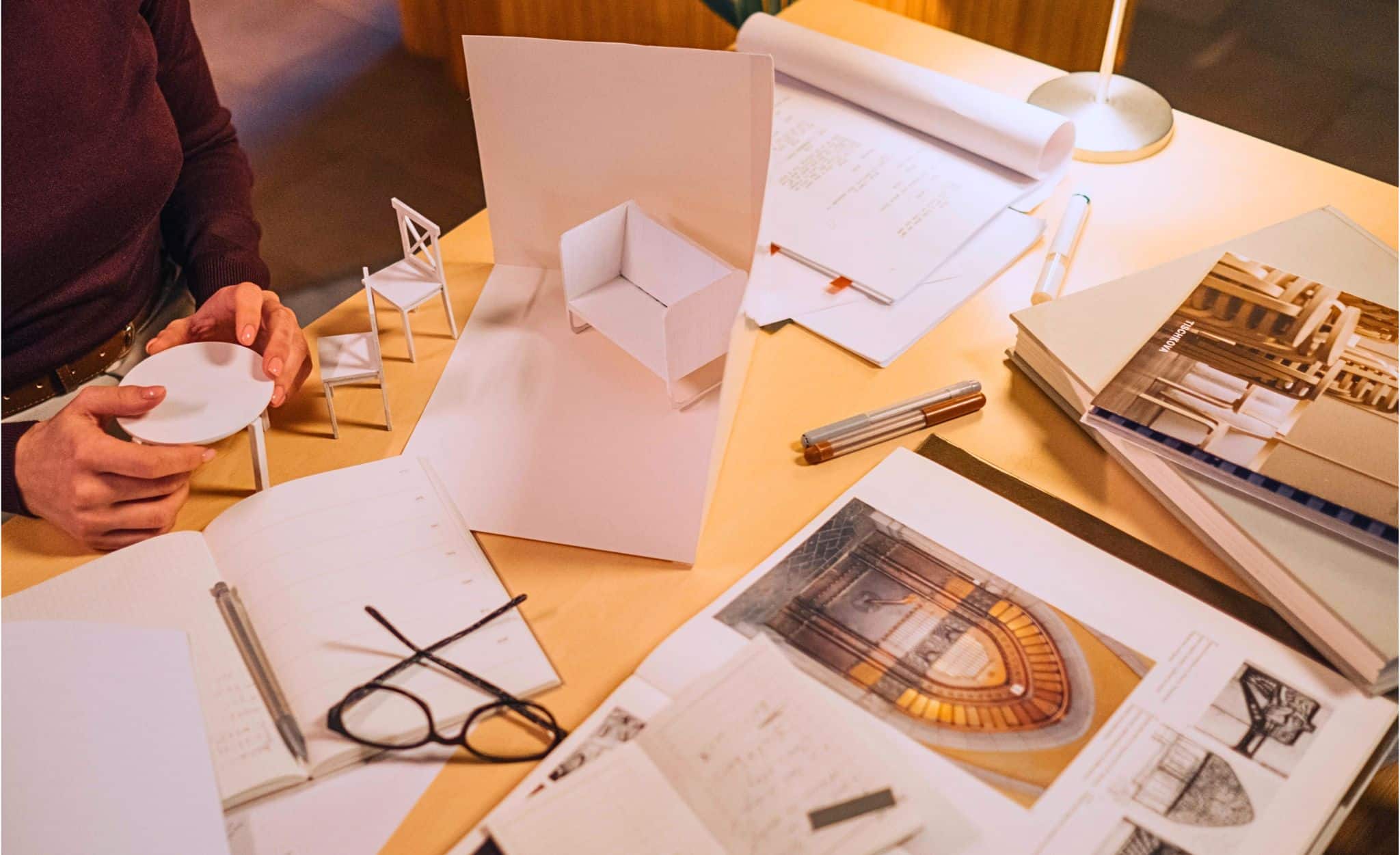 Recherche d'inspirations, de références et préparation d'un concept d'architecture intérieure pour un projet d'aménagement.